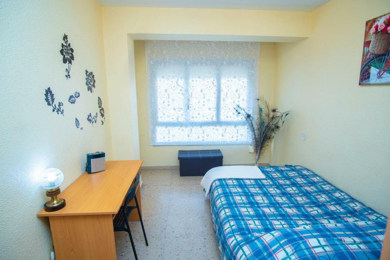 Apartamento Comodo A 10 Min Del Centro Alicante Exteriör bild